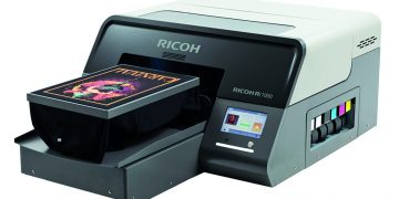 Ricoh yeni Ri 1000 doğrudan giysiye baskı makinesini piyasaya sürdü