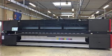 EFI VUTEk 5r+ LED ile  yüksek kaliteli baskılar