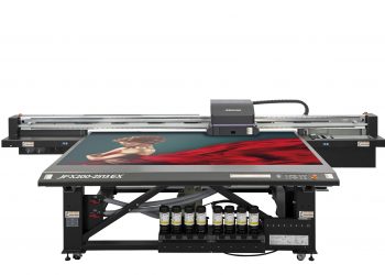 Mimaki JFX200-2513 EX UV Baskı Makinesi 2 boyutun ötesine geçiyor