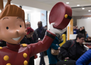 Tren istasyonunda 3D  çizgi roman karakterleri