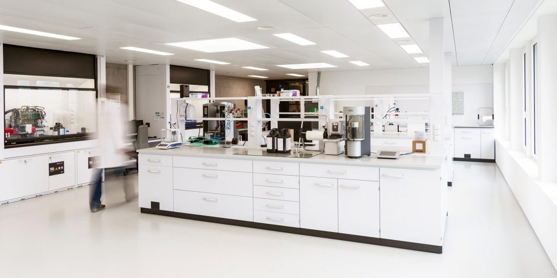 swissQprint mürekkep laboratuvarı