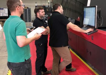 EFI Nozomi C18000 dijital oluklu baskı makinesi enerji dostu