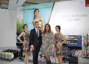 Hollandalı tekstil tasarımcısı Tessa Koops; “Dijitalle numune üretimi çok kolay”