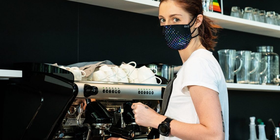 Durst İtalya’daki demo merkezinde maske üretiyor