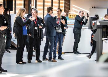 Sanal ortamda gerçek üretim:  Üçü bir arada teknoloji şovu