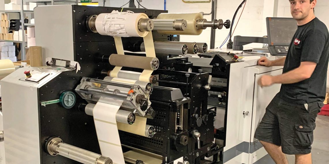 Mark Andy Digital One baskı makinesi alan JTAPE, yüz kalkanlarını kişiselleştiriyor