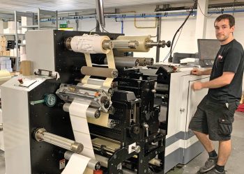 Mark Andy Digital One baskı makinesi alan JTAPE, yüz kalkanlarını kişiselleştiriyor