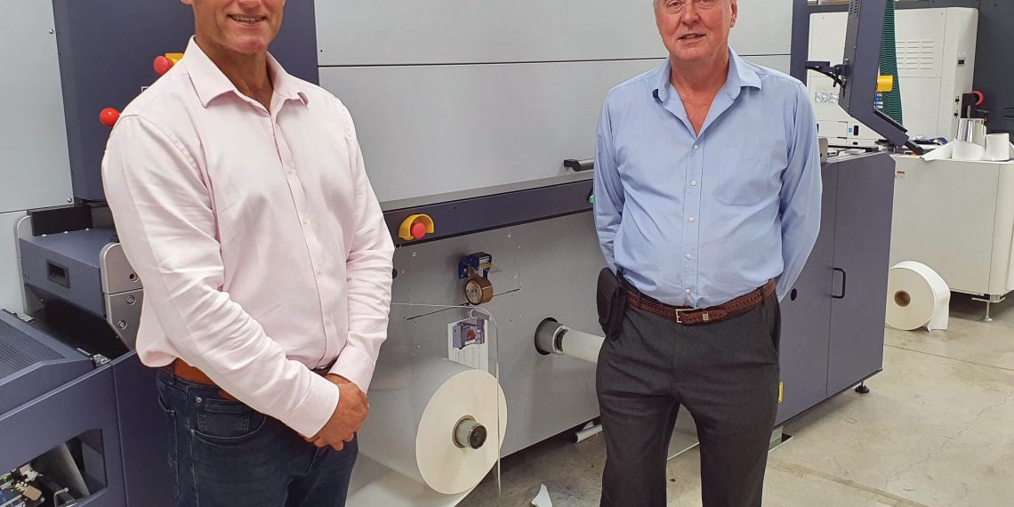 Durst Tau 330 RSC E  ile etikette büyük adım