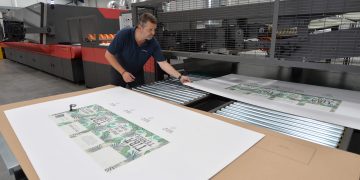 EFI Nozomi beyaz UV LED mürekkeplerle rekabet avantajı