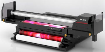 Ricoh Pro™ TF6251 hibrit flatbed UV yazıcıya  rulo opsiyonu