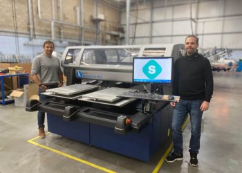 Yetenekleri artırmak, talep üzerine üretime yönelik yeni fırsatlar yaratmak için Kornit Digital DTG teknolojisi