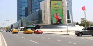 Genç Aredliler Kansersiz Yaşam Derneği ve LÖSEV’e destek verdi