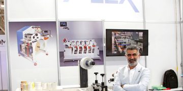 Yaman Makina Sign İstanbul’da yaprak bıçak etiket kesim makinesini sergiledi