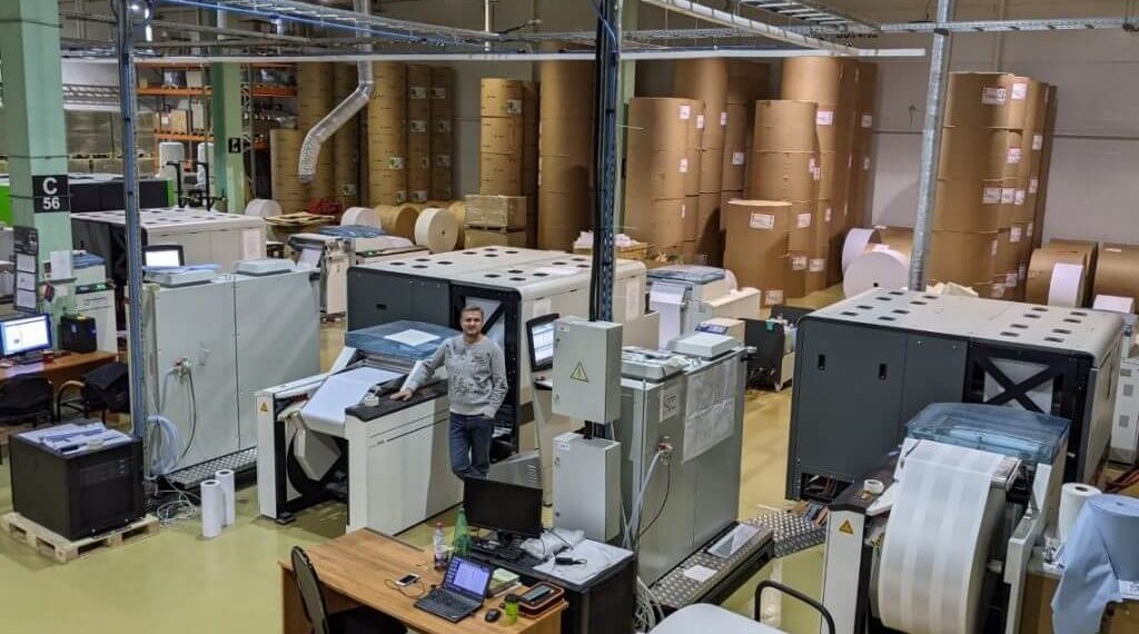 T 8, baskı üretim operasyonunu modernize ediyorRusya’nın ilk Ricoh Pro™ VC20000 ve Pro™ V20000 yüksek hızlıinkjet yazıcıları…