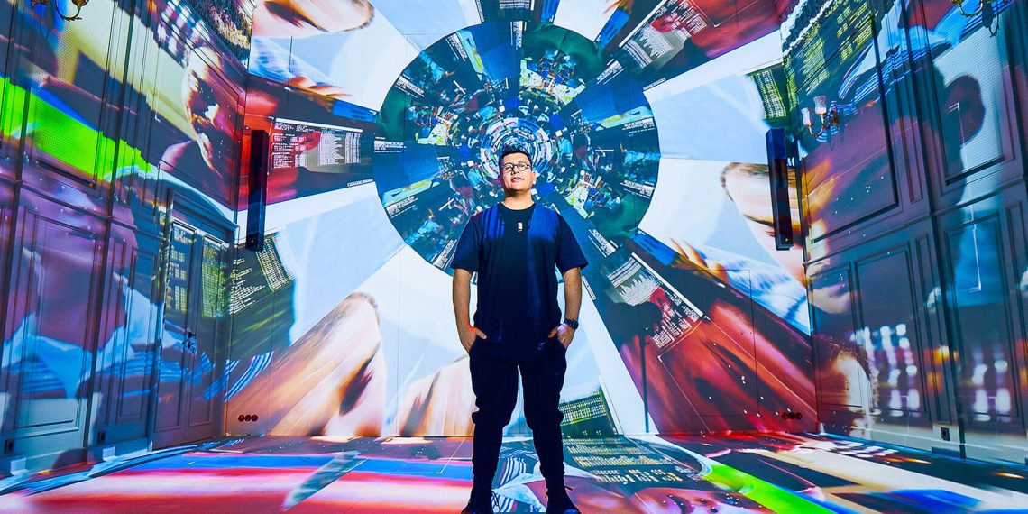 Refik Anadol’un yeni interaktif enstalasyonu Alkazar Rüyasıİnteraktif yapay zeka sineması Epson’la benzersiz bir deneyime dönüştü