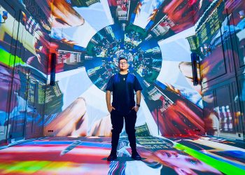 Refik Anadol’un yeni interaktif enstalasyonu Alkazar Rüyasıİnteraktif yapay zeka sineması Epson’la benzersiz bir deneyime dönüştü