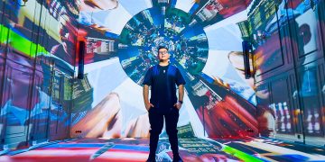 Refik Anadol’un yeni interaktif enstalasyonu Alkazar Rüyasıİnteraktif yapay zeka sineması Epson’la benzersiz bir deneyime dönüştü