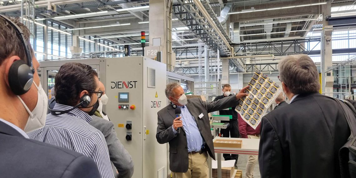 POLAR, LabelDay’de en yeni şekilli kesim makinelerini sundu