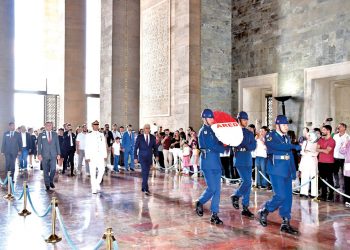 Kuruluş yıl dönümünde ARED ve Genç ARED Anıtkabir’deydi