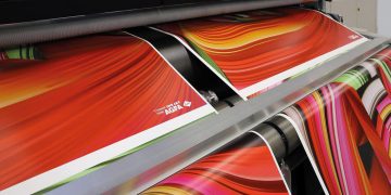 AGFA, Jeti Tauro H3300 inkjet baskı makinesi ailesininyeni Flex RTR modülü ile çok yönlülüğünü artırıyor