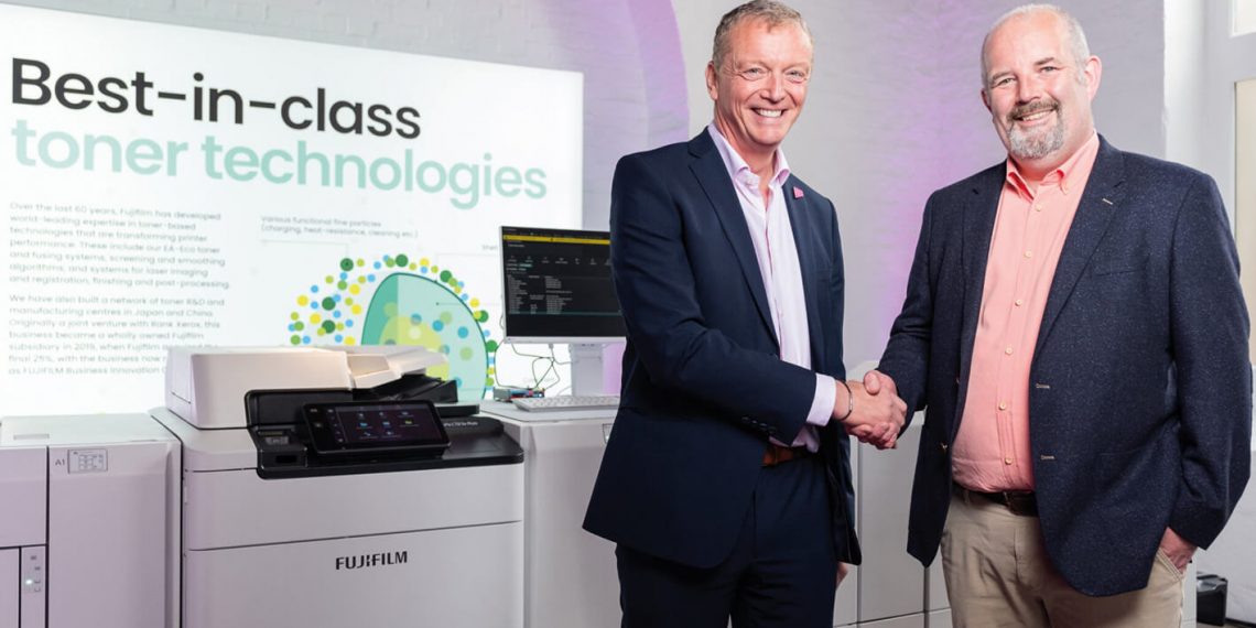 İngiltere’de ilkFujifilm ApeosPro C toner baskı makinesi