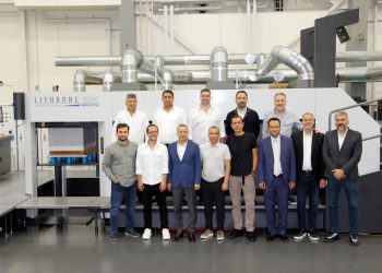 Komori’nin Türkiye, Azerbaycan ve Gürcistan Temsilcisi Aras Matbaa Makinaları A.Ş. ve Komori Corporation organizasyonu ileTürk Matbaacılar Japonya’da Komori fabrikasını gezdi