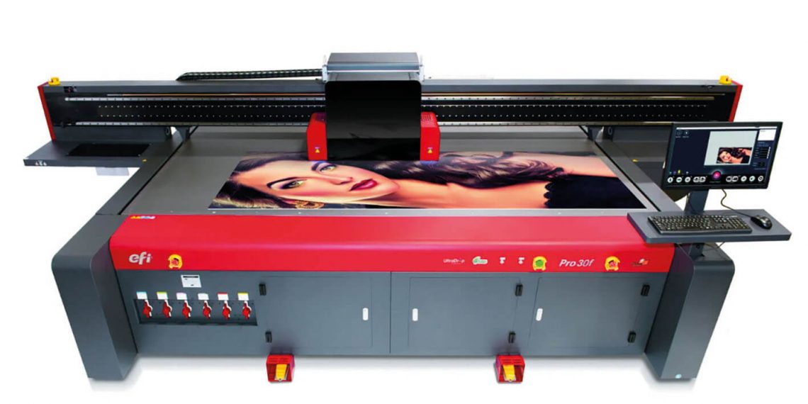 EFI Pro 30f geniş format flatbed baskı makinesi ile %30 kapasite artışı
