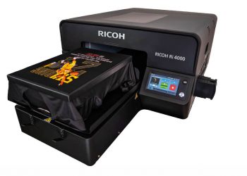 Polyester baskı pazarındaki boşluk dolduruluyorRICOH Ri 4000 Doğrudan Giysiye (DTG) baskı makinesi