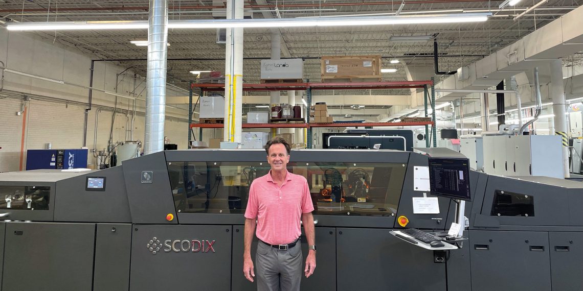 Scodix süslemeleriyle resimli oyun kartları…