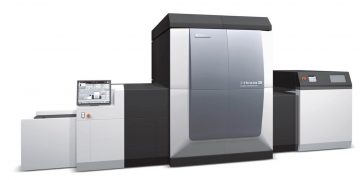 drupa 2024’te tanıtılacak:Yeni Komori J-throne 29585 x 850 mm Tabaka Beslemeli UV InkjetDijital Baskı Makinesi