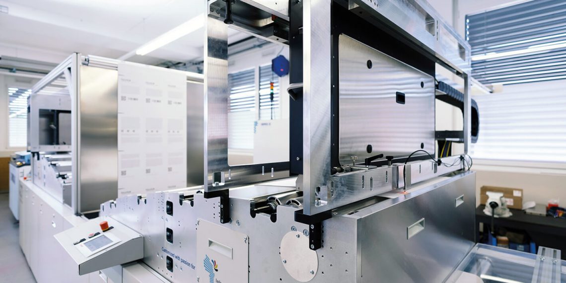 Zorlu değişken veri ve güvenlik baskı uygulamaları için Fujifilm 42K Printbar Sistemleri