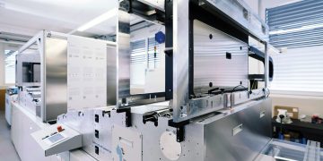 Zorlu değişken veri ve güvenlik baskı uygulamaları için Fujifilm 42K Printbar Sistemleri