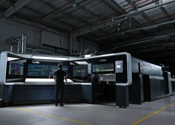 Advantage ColorGraphics ikinci Landa dijital baskı makinesi siparişini verdi