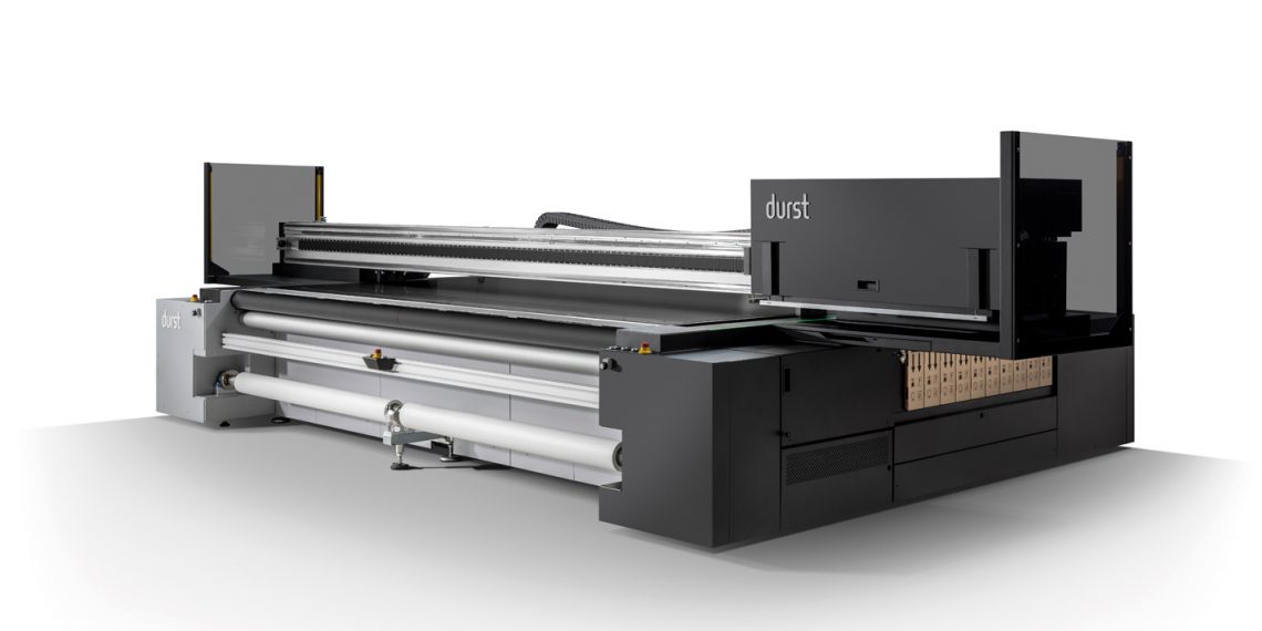 Durst, P5 X ile P5 ailesini rulolu gerçek düz tabla yetenekleriyle genişletiyor