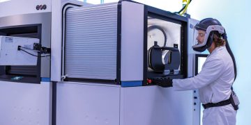 Metal katmanlı üretim kursu başlatmak içinEOS ve NASA, Uzay Yasası Anlaşması imzaladı