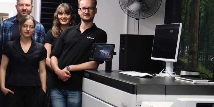 Kall Kwik, Fujifilm’in 5 renkli baskı makinesi EC2100S Revoria’ya yatırım yapıyor