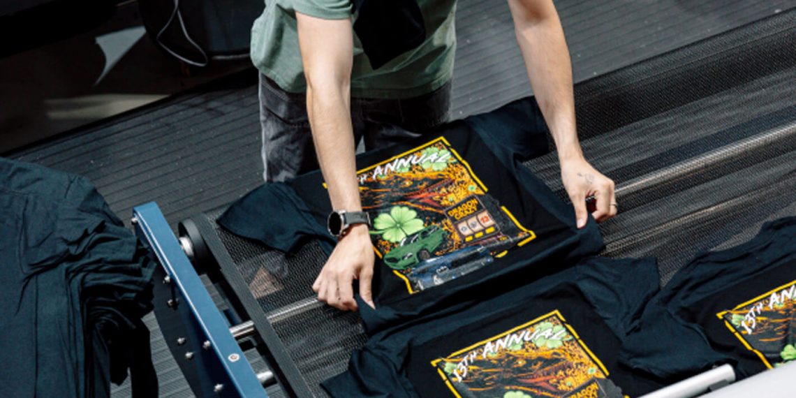 Özel giyim öncüsü, spor giyimde serigrafi baskının yerini alacakKornit Atlas MAX POLY ile büyümek