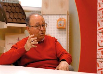 Mimaki’nin gelişmiş endüstriyel UV LED düz tablalı baskı çözümüyle CEMAB, ahşap vitrin üretimini artırıyor