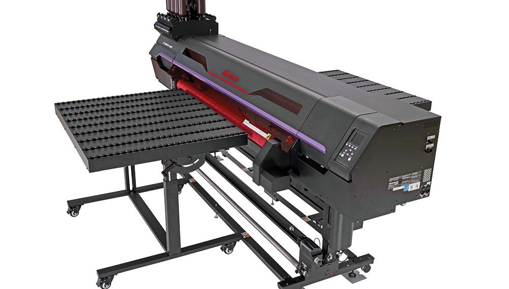 Sert ve esnek malzemeler için tek bir çözümMimaki yeni UJ330H-160 UV hibrit baskı makinesi
